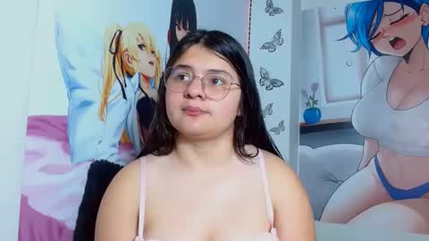 Snapshot of mckennahot303av chatting on September 20, 2025, 11:33 am mackenna av online show from September 20, 2025, 11:33 am