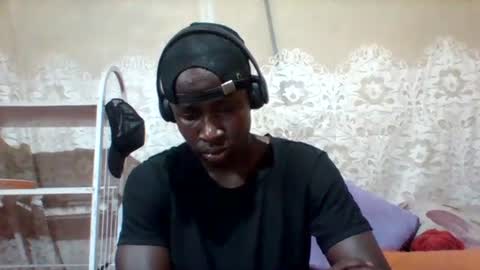 Snapshot of mclntz_bbc chatting on February 24, 2025, 10:37 am mclntz_bbc online show from February 24, 2025, 10:37 am