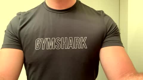 Snapshot of mcr8080 chatting on February 14, 2025, 6:02 am mcr8080 online show from February 14, 2025, 6:02 am