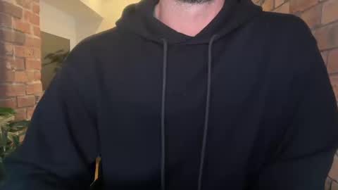 Snapshot of mcr8080 chatting on October 1, 2025, 4:24 pm mcr8080 online show from October 1, 2025, 4:24 pm