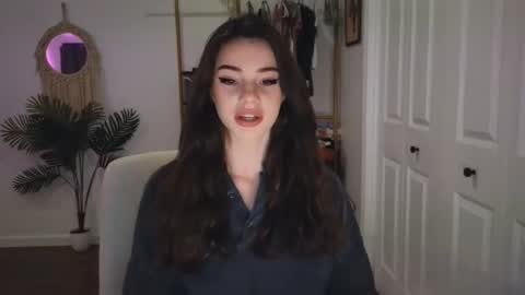 Snapshot of meadow_lea chatting on October 24, 2025, 11:23 pm meadow_lea online show from October 24, 2025, 11:23 pm