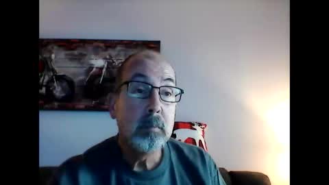 Snapshot of meathome3 chatting on December 31, 2024, 6:24 pm me at home online show from December 31, 2024, 6:24 pm