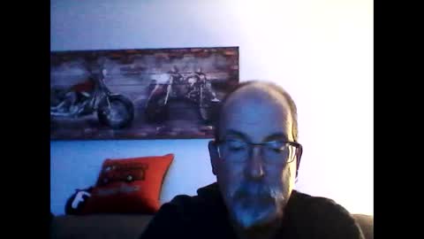 Snapshot of meathome3 chatting on September 17, 2025, 2:57 am me at home online show from September 17, 2025, 2:57 am