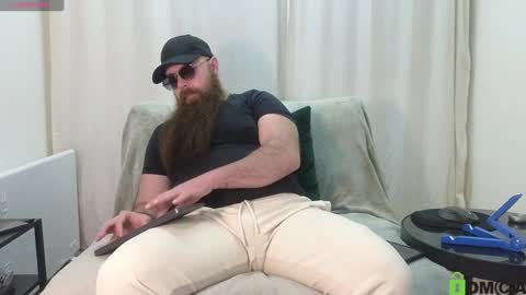 Snapshot of meaty_roll chatting on February 6, 2025, 12:11 am Meaty Roll online show from February 6, 2025, 12:11 am