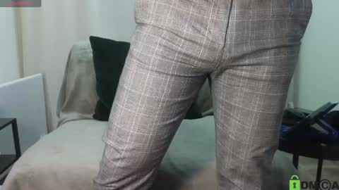 Snapshot of meaty_roll chatting on February 8, 2025, 11:44 am Meaty Roll online show from February 8, 2025, 11:44 am