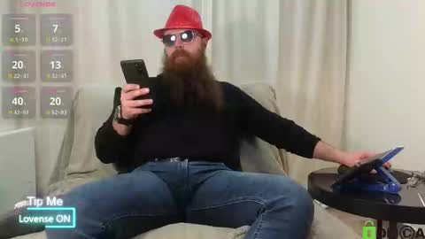 Snapshot of meaty_roll chatting on March 7, 2025, 6:02 am Meaty Roll online show from March 7, 2025, 6:02 am