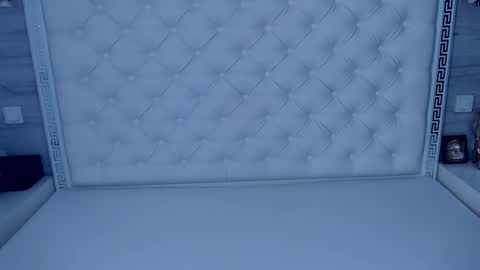 Medeea Bee online show from October 4, 2025, 3:04 am