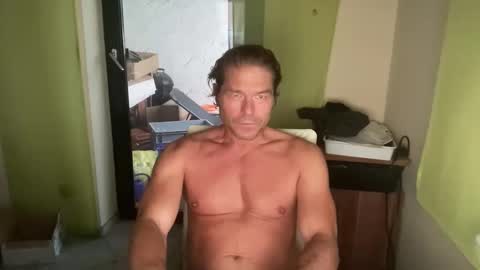 Snapshot of medeinoe chatting on September 9, 2025, 5:01 pm medeinoe online show from September 9, 2025, 5:01 pm