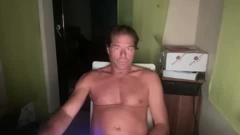 Snapshot of medeinoe chatting on September 14, 2025, 8:52 pm medeinoe online show from September 14, 2025, 8:52 pm