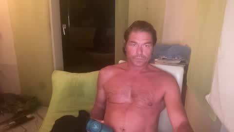 Snapshot of medeinoe chatting on October 31, 2025, 7:37 pm medeinoe online show from October 31, 2025, 7:37 pm