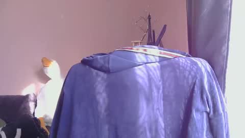 Snapshot of medjik_lool chatting on November 12, 2025, 8:04 am Oltereodora-lima online show from November 12, 2025, 8:04 am