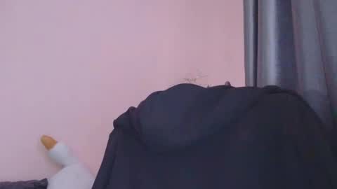 Snapshot of medjik_lool chatting on November 24, 2025, 7:19 am Oltereodora-lima online show from November 24, 2025, 7:19 am