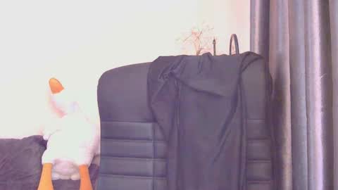 Snapshot of medjik_lool chatting on November 25, 2025, 11:10 am Oltereodora-lima online show from November 25, 2025, 11:10 am