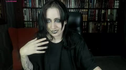 Snapshot of medusagorgona_ chatting on November 6, 2025, 7:48 pm Medusa online show from November 6, 2025, 7:48 pm