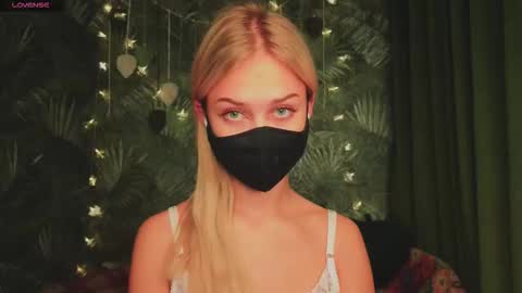 meeeewmeeeeow online show from November 22, 2025, 10:53 pm