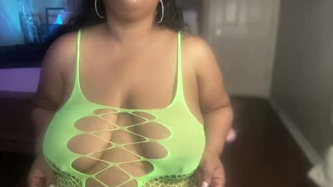 Snapshot of meetsouthernpeach chatting on February 23, 2025, 3:56 am Southern Peach online show from February 23, 2025, 3:56 am