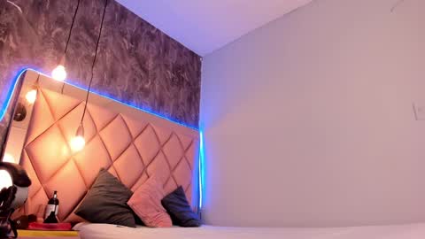 M E G A N online show from February 27, 2025, 7:04 pm