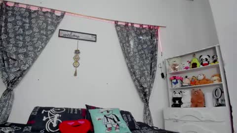 M E G A N online show from September 19, 2025, 7:25 pm