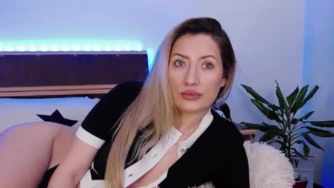 Megan Blazee  online show from February 21, 2025, 8:27 pm