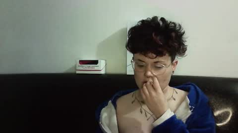 Megan and sophi online show from March 12, 2025, 6:18 am