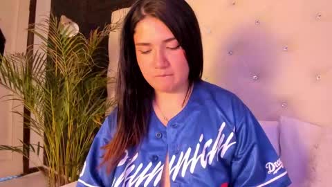     online show from January 31, 2025, 6:14 pm