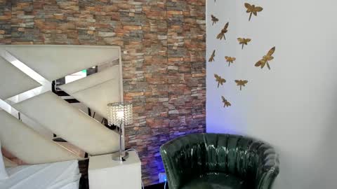     online show from September 10, 2025, 12:27 pm