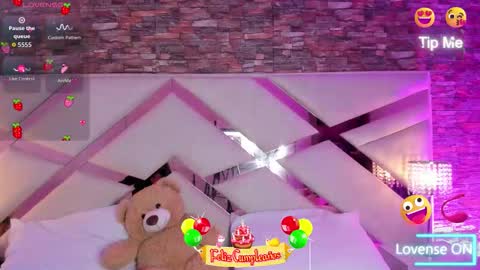     online show from October 28, 2025, 11:03 am