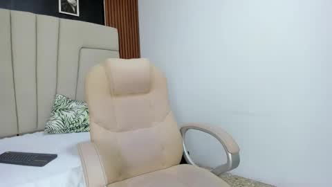 Snapshot of megan_hally chatting on October 24, 2025, 3:25 am Megan online show from October 24, 2025, 3:25 am