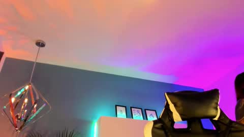    online show from September 13, 2025, 2:33 am