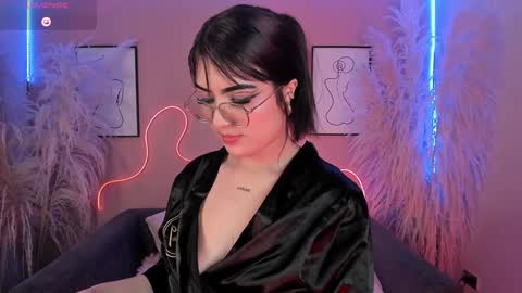 Snapshot of megan_moore__ chatting on December 29, 2024, 5:01 pm online show from December 29, 2024, 5:01 pm