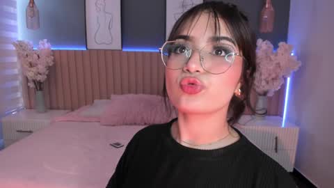 Snapshot of megan_moore__ chatting on February 4, 2025, 4:08 pm online show from February 4, 2025, 4:08 pm