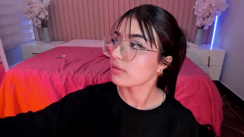 Snapshot of megan_moore__ chatting on February 7, 2025, 6:56 pm online show from February 7, 2025, 6:56 pm