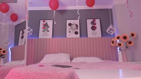 Snapshot of megan_moore__ chatting on February 17, 2025, 7:10 pm online show from February 17, 2025, 7:10 pm