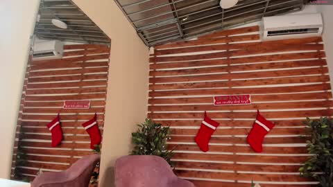 Snapshot of megan_raiin chatting on December 22, 2024, 8:49 am megan_raiin online show from December 22, 2024, 8:49 am