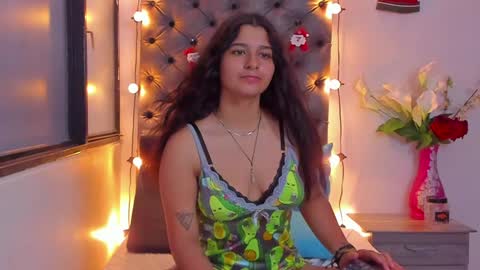 Snapshot of megan_whitte_01 chatting on December 9, 2024, 11:13 pm megan white 01  online show from December 9, 2024, 11:13 pm