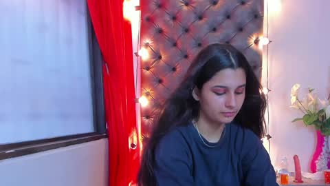 Snapshot of megan_whitte_01 chatting on January 12, 2025, 12:12 pm megan white 01  online show from January 12, 2025, 12:12 pm