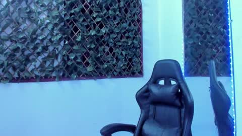 Snapshot of megan_whitte_01 chatting on January 12, 2025, 11:15 pm megan white 01  online show from January 12, 2025, 11:15 pm