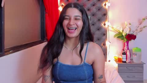 Snapshot of megan_whitte_01 chatting on January 15, 2025, 4:25 am megan white 01  online show from January 15, 2025, 4:25 am