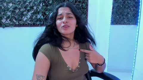 Snapshot of megan_whitte_01 chatting on January 17, 2025, 1:57 am megan white 01  online show from January 17, 2025, 1:57 am