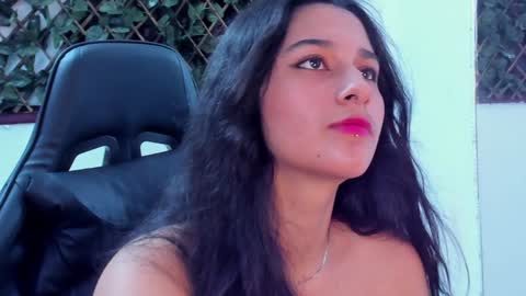 Snapshot of megan_whitte_01 chatting on January 18, 2025, 2:58 am megan white 01  online show from January 18, 2025, 2:58 am