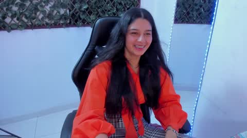 Snapshot of megan_whitte_01 chatting on January 28, 2025, 5:32 am megan white 01  online show from January 28, 2025, 5:32 am