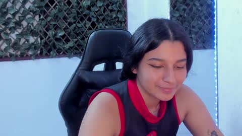 Snapshot of megan_whitte_01 chatting on February 4, 2025, 5:21 am megan white 01  online show from February 4, 2025, 5:21 am