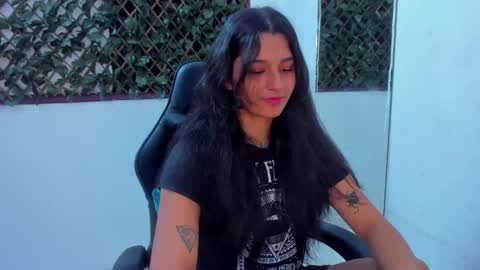 Snapshot of megan_whitte_01 chatting on March 3, 2025, 2:36 am megan white 01  online show from March 3, 2025, 2:36 am