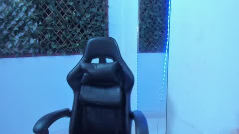 Snapshot of megan_whitte_01 chatting on March 9, 2025, 3:32 am megan white 01  online show from March 9, 2025, 3:32 am