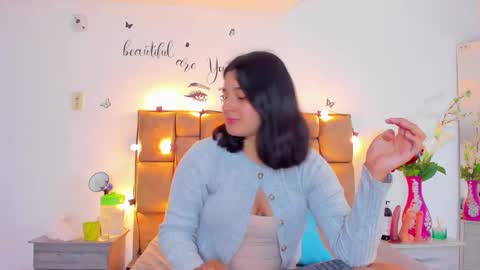 Snapshot of megan_whitte_01 chatting on September 9, 2025, 6:18 pm megan white 01  online show from September 9, 2025, 6:18 pm