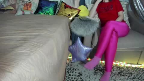 Nicki--------- Welcome to my Room online show from March 4, 2025, 6:29 pm