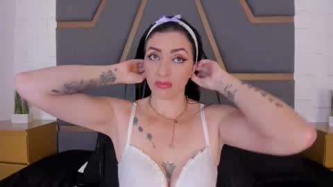 Megan Hofman online show from September 20, 2025, 11:33 am