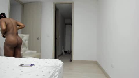 Snapshot of meganmir1 chatting on November 10, 2025, 6:01 am meganmir1 online show from November 10, 2025, 6:01 am