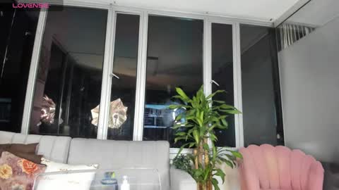 Snapshot of megann__sweet chatting on March 6, 2025, 9:58 am Mara online show from March 6, 2025, 9:58 am