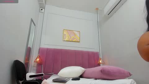 Megan  online show from November 14, 2025, 8:18 pm